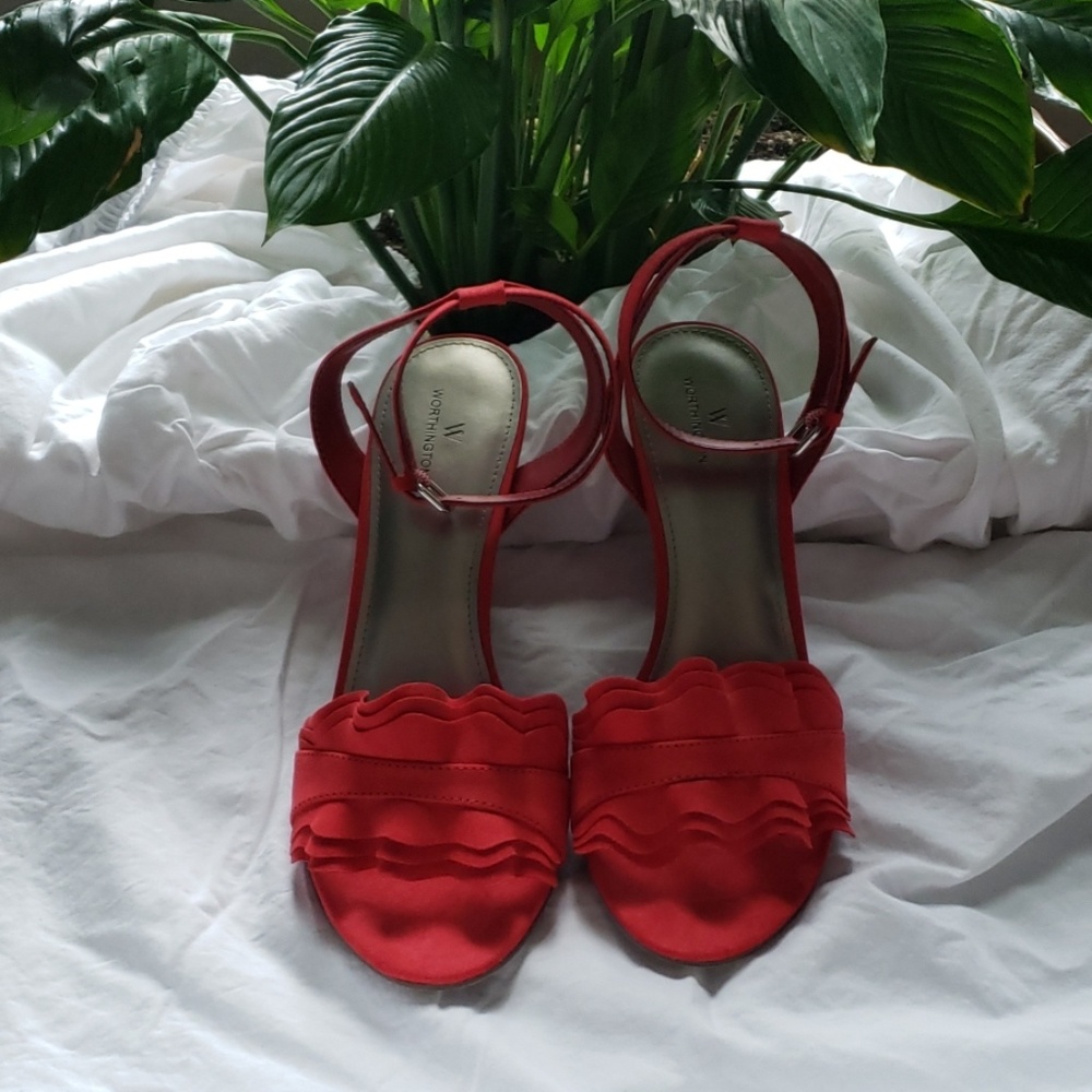 Sandals - Picture 2 of 4